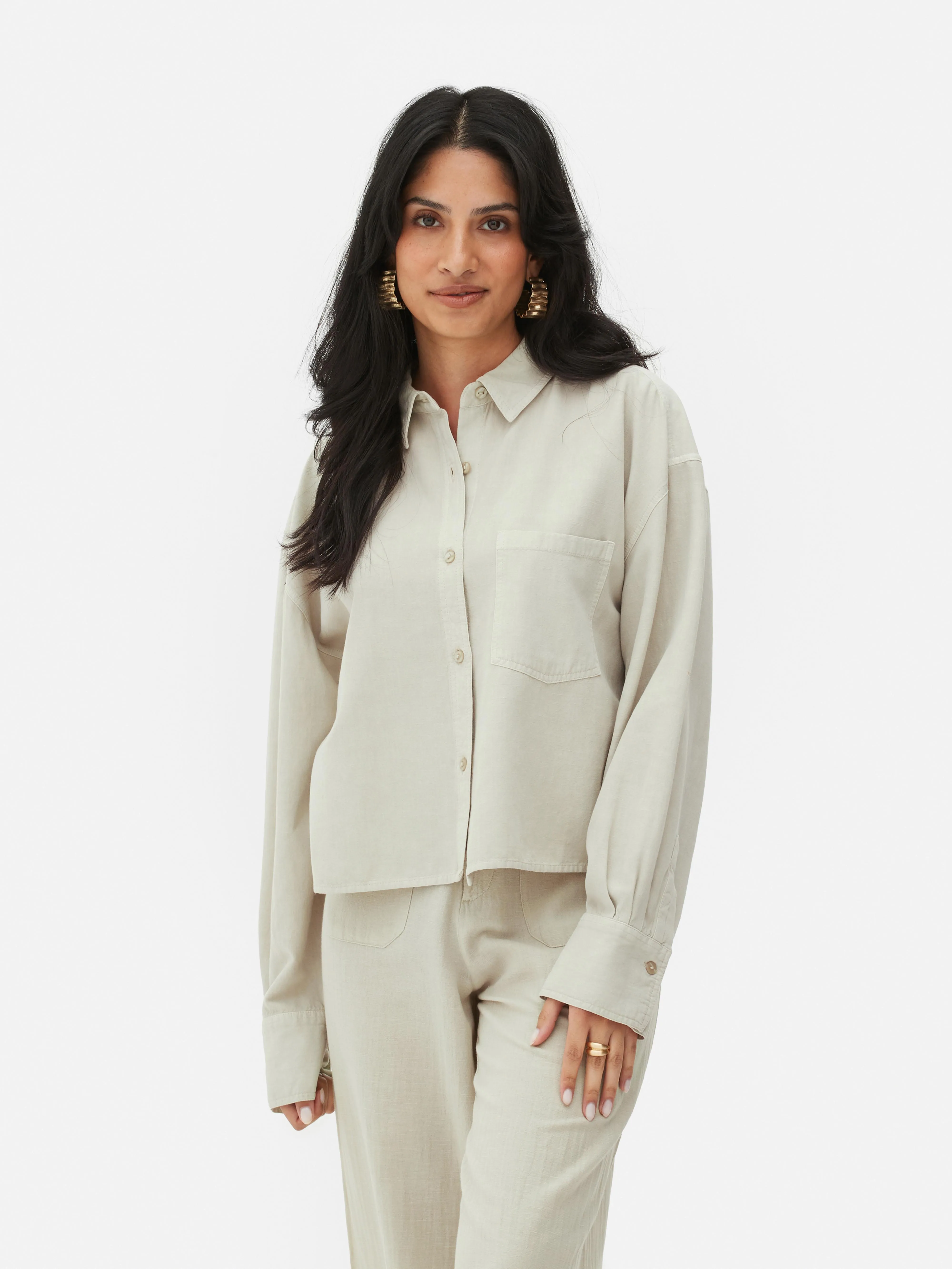 Camisa con bolsillo de plastrón de Paula Echevarría