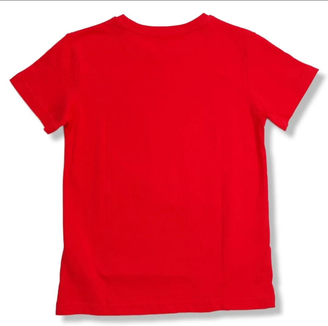 Playera roja con texto estampado 